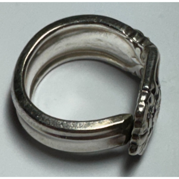 Eternally Yours Silver Plate Spoon Ring Size 7 Vintage Floral Pattern Jewelry - Picture 6 of 7